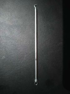 VEGA Tweezer with blackhead removal