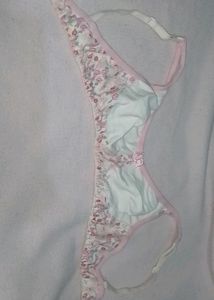 It Is Used Nonpaded Bra Made Of Soft Cotton Fabric