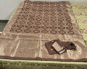 New-🪩Elegant Brown Saree with Blouse