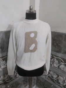 Chunky Knit Sweater with 'B' Logo