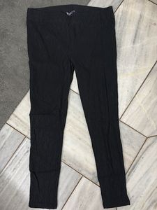 Classic Black Textured Leggings