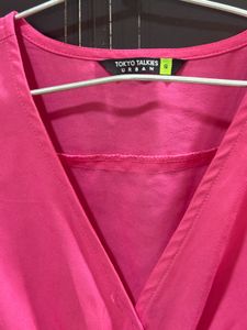 V-Neck Twisted Pink Top
