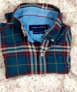 Tommy Hilfiger Plaid Button-Up Shirt
