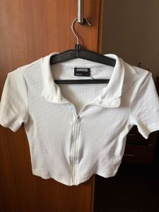 Stylish White Cropped zip-Up Top large size