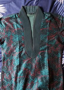 Brand New Luxurious Kurta, Never Worn. Best For Navaratri And Merrage Functions. You Will Not Regret Buying This.