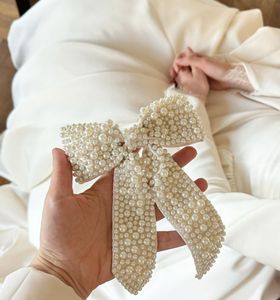 Elegant Pearl Bow Hair Clip