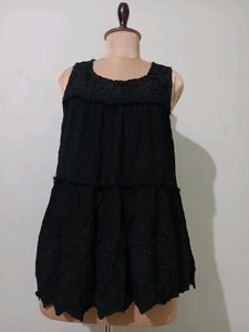 Black Embroidered Sleeveless Kurta