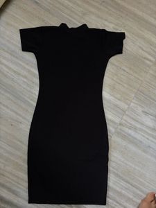 Sleek Black Bodycon Dress