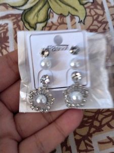 Sparkling Pearl Flower Earrings Set