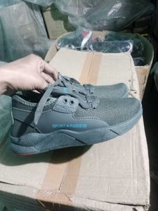 NEW NO USED SPORTS SHOES FOR MAN,