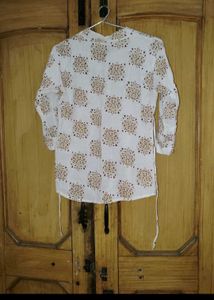 Chic Printed Kurta with Lace Detail