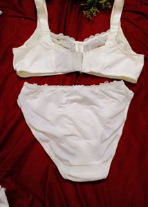 Elegant Lace Bra With Beautiful Brief