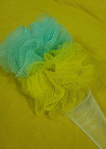 Exfoliating Bath Brush with Long Handle