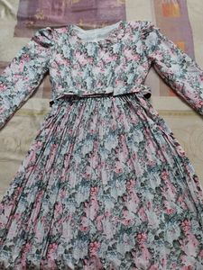 Chic Floral Pleated Midi Dress