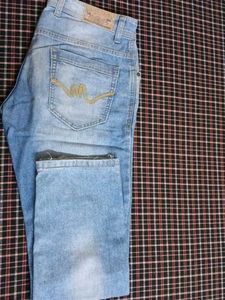 Light Wash Straight Leg Jeans
