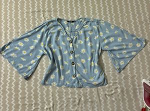 Cute Daisy Print V-Neck Top