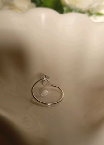 Elegant Silver toned Ring with Sparkling Stone