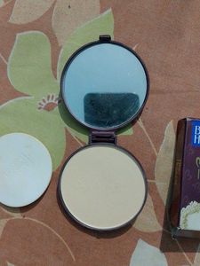 Blue Heaven Instant Glow Compact Powder