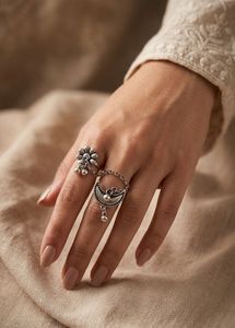 New Elegant Silver Ring with Chain