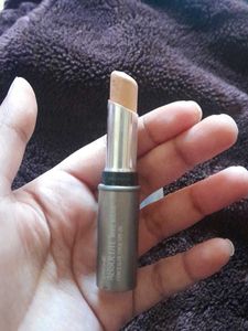 Lakme Absolute White Intense Concealer