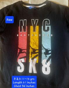 🎄Bundle of 4 Branded Tees🎄