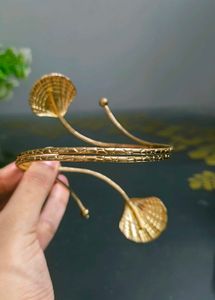 ✨ Gold Sea Shell Arm Cuff ✨