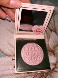 TOO FACED CHEEK POPPER BLUSHING HIGHLIGHTER