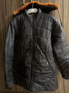 Stylish Black Puffer Jacket with Fur Hood