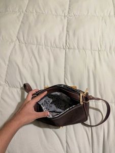 👜Burgundy Flaunt It Crossbody Shoulder Bag - Comp