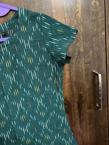 Green Printed Casual Top – Never Worn – Like New (