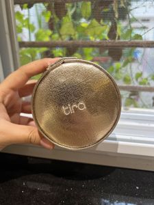 Tira Gold Round Makeup Case