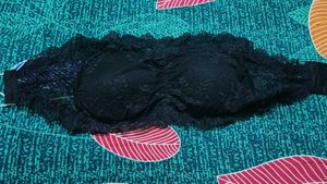 Black Lace Strapless Bra