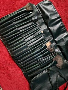 Professional Makeup Brush Set with Case