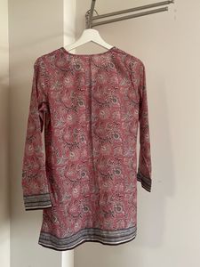 Beautiful Pink Floral Print Short Kurti