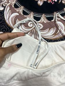 Comfortable White Ribbed Sports Bra (free size)