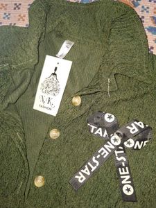 Stylish Green Textured Button-Up Top