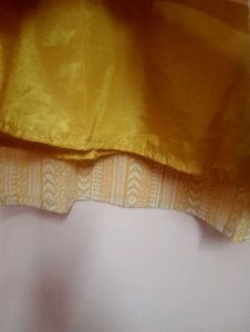 BRAND NEW TOP