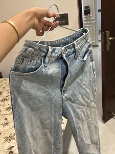 straight look denim jean
