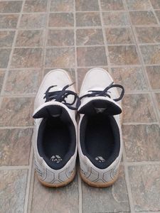 Nivia White &amp; Blue Casual Shoes