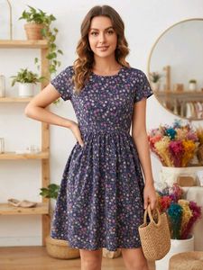 Charming Floral Print Mini Dress