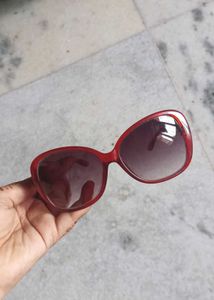 Chic Red Oversized Sunglasses