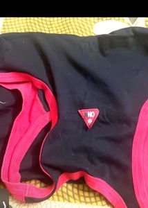 Set of 3 vest in very good condition