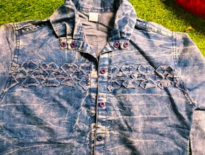 trending 80s denim top