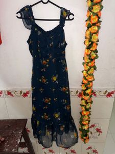 Chic Floral Navy Blue Dress