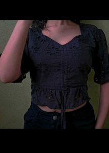 Chic Black Broderie Anglaise Crop Top