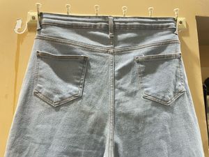 Women's Light Wash Wide Leg Jeans