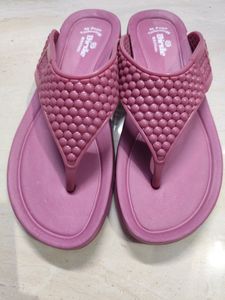Brand New Women's Slipper