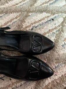 Elegant Black Slingback Heels