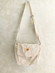 Pinteresty Cream Crossbody Bag with Flower Detail