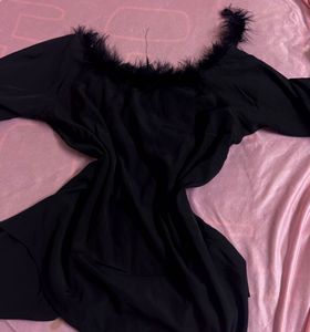 😍Stylish Black Off-Shoulder Top😍